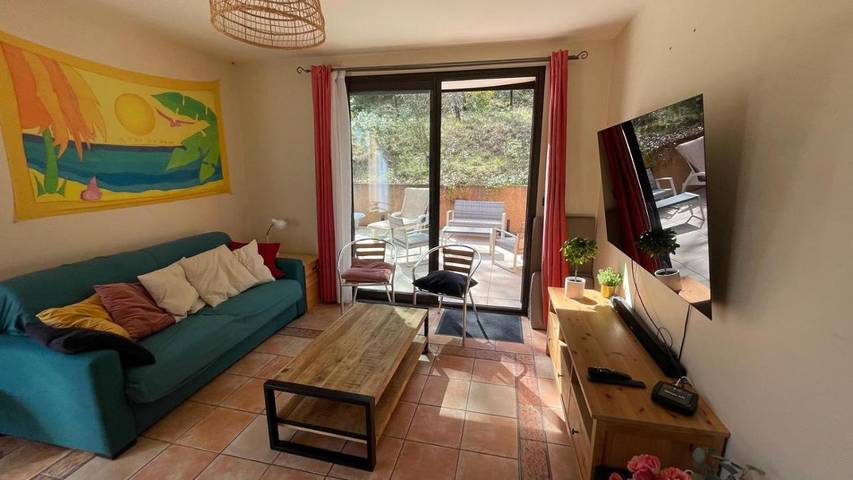 Location de vacances pour 8 personnes, avec piscine et jardin ainsi que vue et vue sur le lac, animaux acceptés à Liausson - 4