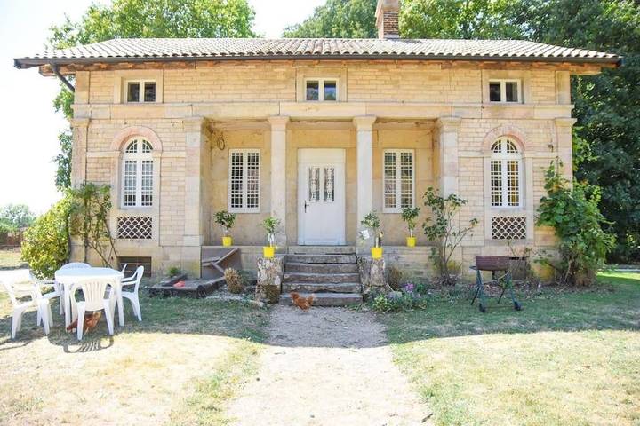 Location de vacances pour 7 personnes, avec Terrasse et Jardin à Bretenière - 2