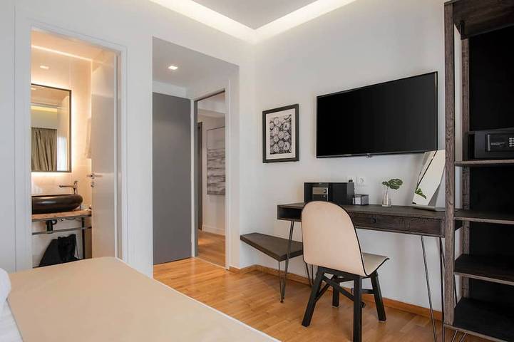 Splendid Athens Apartment | 4 Bedrooms | Apartment Emperor | Balcony in Central Section of Athens, Athens