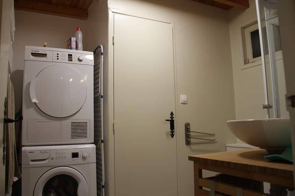 Gite 4 personnes tout confort proche chaîne des Puys,  Vulcania et Puy-de-Dôme in Queuille, Puy-de-Dôme