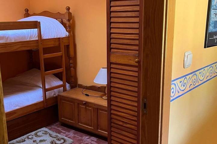 Gîte pour 3 personnes, avec jardin à Brión - 2