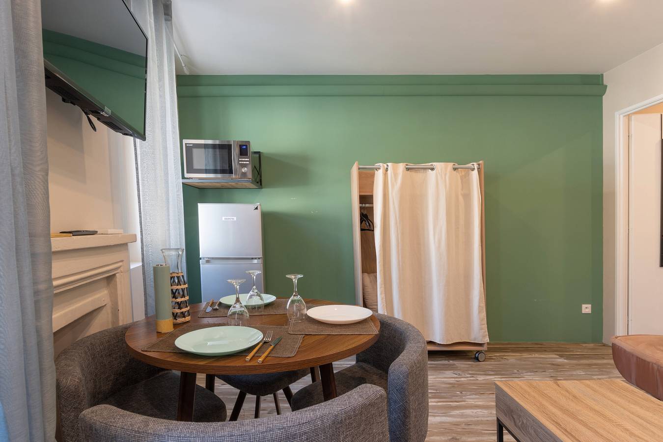Apartamento entero, Apartamento '107 - T2 Acogedor' con Wi-Fi y Aire Acondicionado in Bourg-Saint-Andéol, Privas