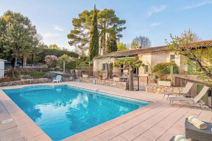 Ferienhaus für 8 Personen, mit Pool und Garten - 1