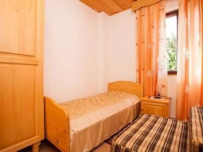 Ganze Wohnung, Große Ferienwohnung in Novigrad mit Schönem Garten in Novigrad, Umag und Umgebung