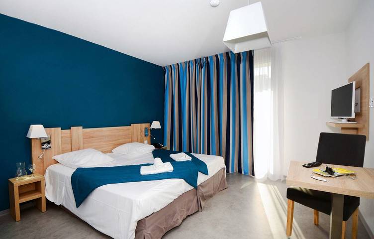 Gîte pour 4 personnes, avec terrasse ainsi que sauna et piscine, adapté aux familles dans Plage du Grau d'Agde