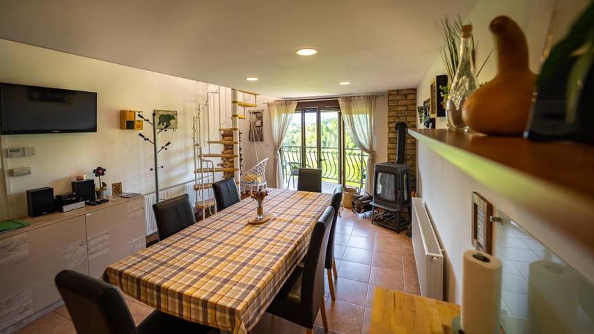 Ferienwohnung für 8 Personen, mit Terrasse