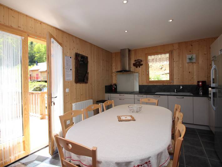 4* Chalet with Panoramic Terrace, Wifi and Parking, 8 Pers. in Mont-Dore, Volcans d'Auvergne Regional Nature Park