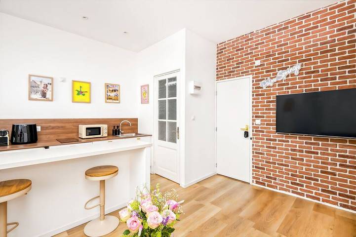 Appartement entier, Palm Springs – Studio Design & Lumineux à Malo Proche Plage in Plage de Malo-les-Bains, Dunkerque