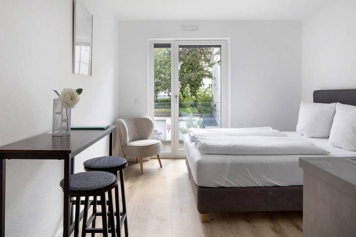 Entire apartment, Romeo holiday flat, very central with WLAN in Wiehre (Freiburg), Freiburg
