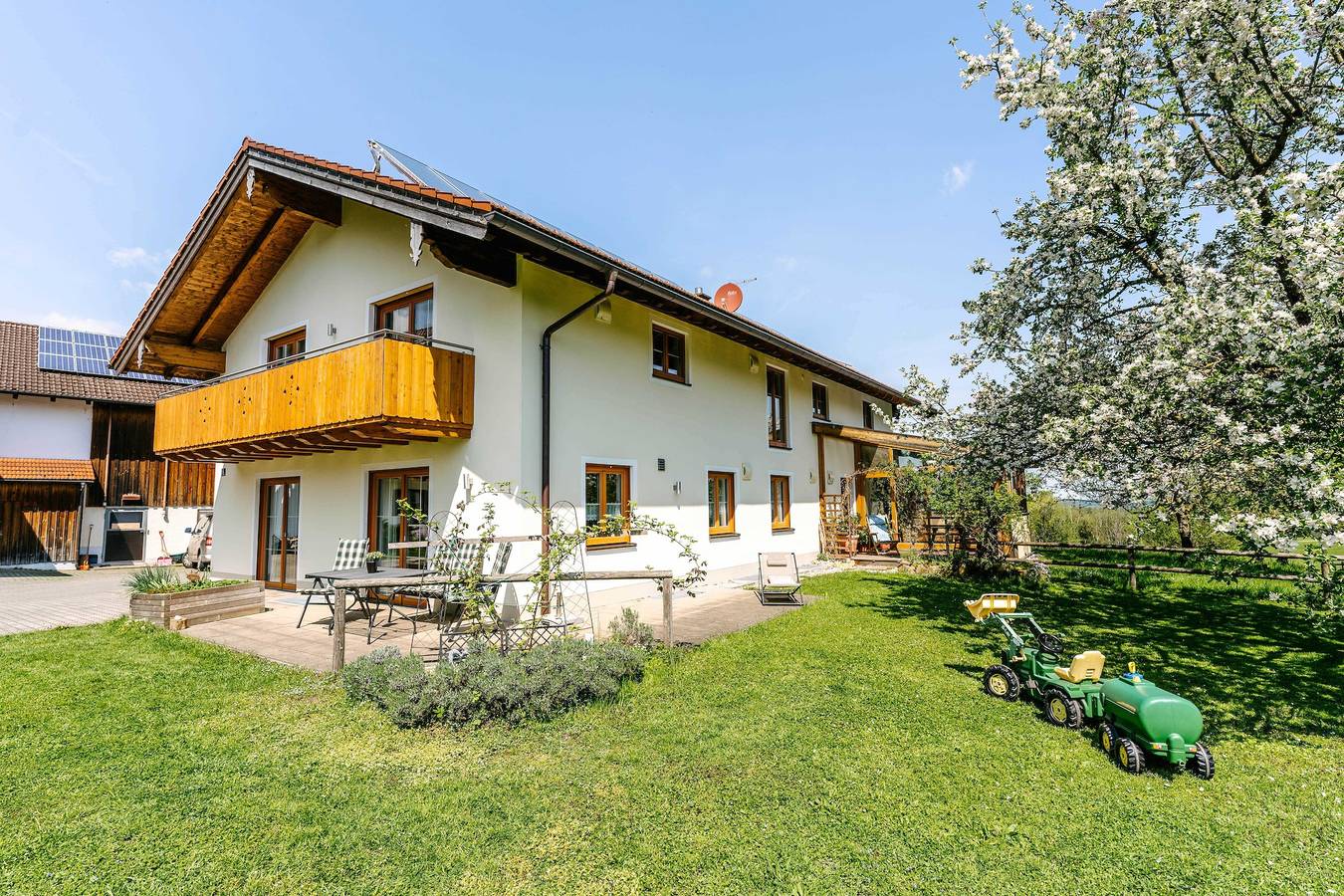 Ganze Ferienwohnung, Meisterbauerhof - Ferienwohnung Ulrichshögl in Ainring, Bayerische Alpen