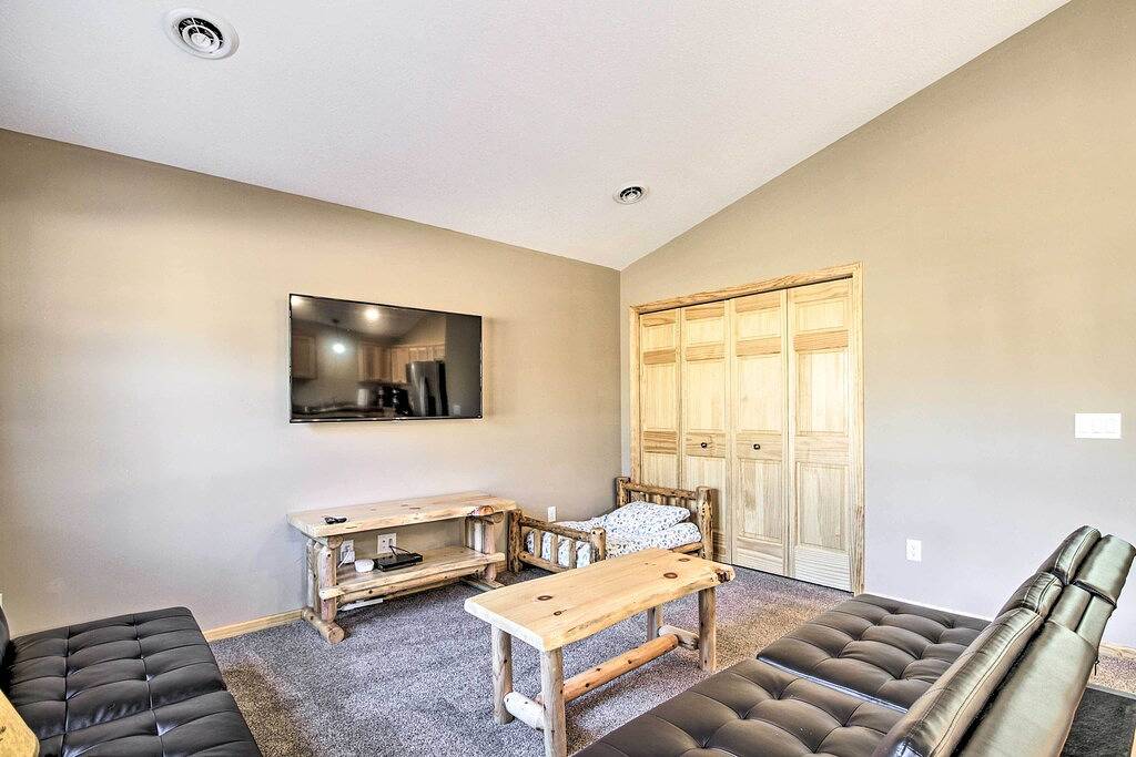 Breezy Point Cabin w/ Fire Pit - Walk to Lake in Breezy Point, Crow Wing County