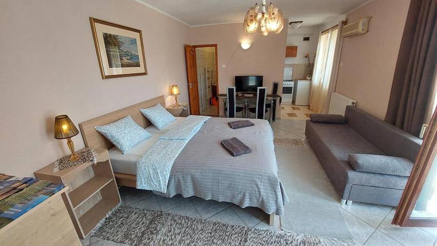 Apartament wakacyjny dla 3 osób, z widok i basen oraz taras w Tiszafüred