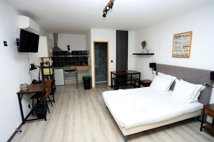 Appart’hôtel pour 4 personnes, avec Terrasse et Piscine