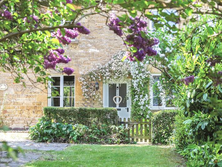 Cottage for 7 people, with garden in The Cotswolds