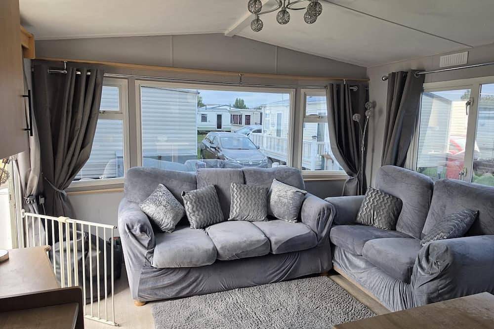 158 South Happy Days - sleeps 8 in Ingoldmells, Lincolnshire