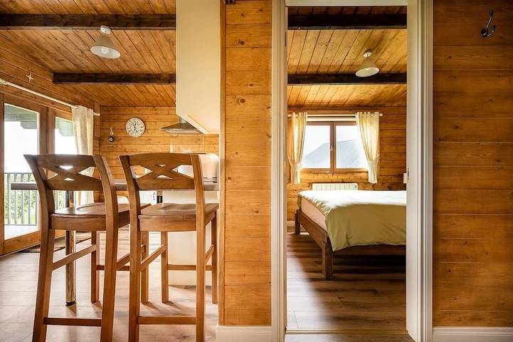 Private luxury log cabin with hot tub and stunning views! in Antrim