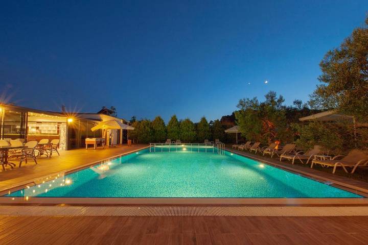 Hôtel pour 2 personnes, avec bassin pour enfant et vue ainsi que jardin et piscine à Turquie