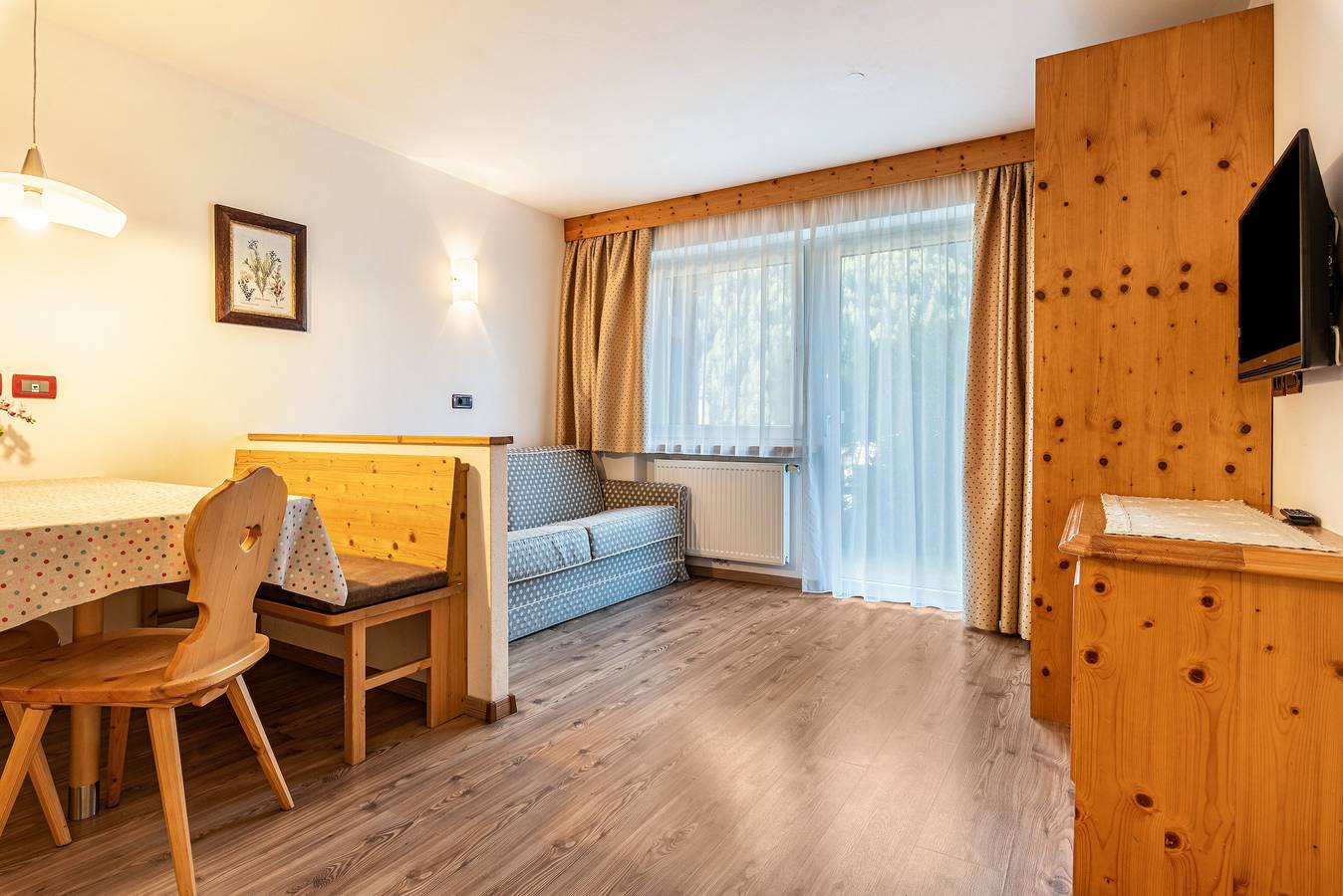 Appartamento intero, Appartamento 'Prapoz Typ B2' con vista montagne, giardino in comune e Wi-Fi in Ortisei, Dolomiti Superski