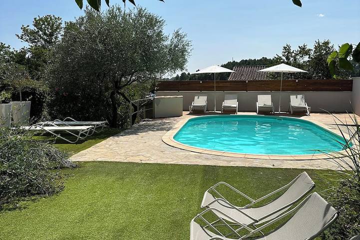 Villa pour 12 personnes, avec terrasse et jardin à Anduze