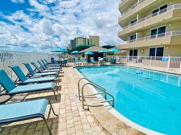 Vacation Rental for 6 Guests in Daytona Beach Shores, Florida, Picture 3