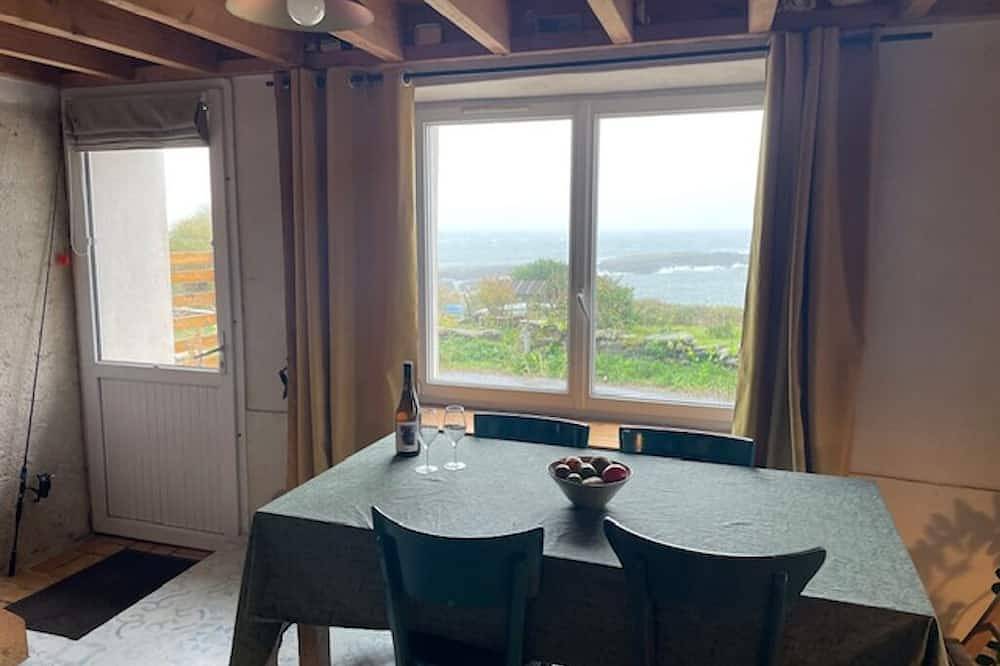 Charming fisherman's cottage, full sea view, 50 m walk to the beach in Groix, Côte des Mégalithes