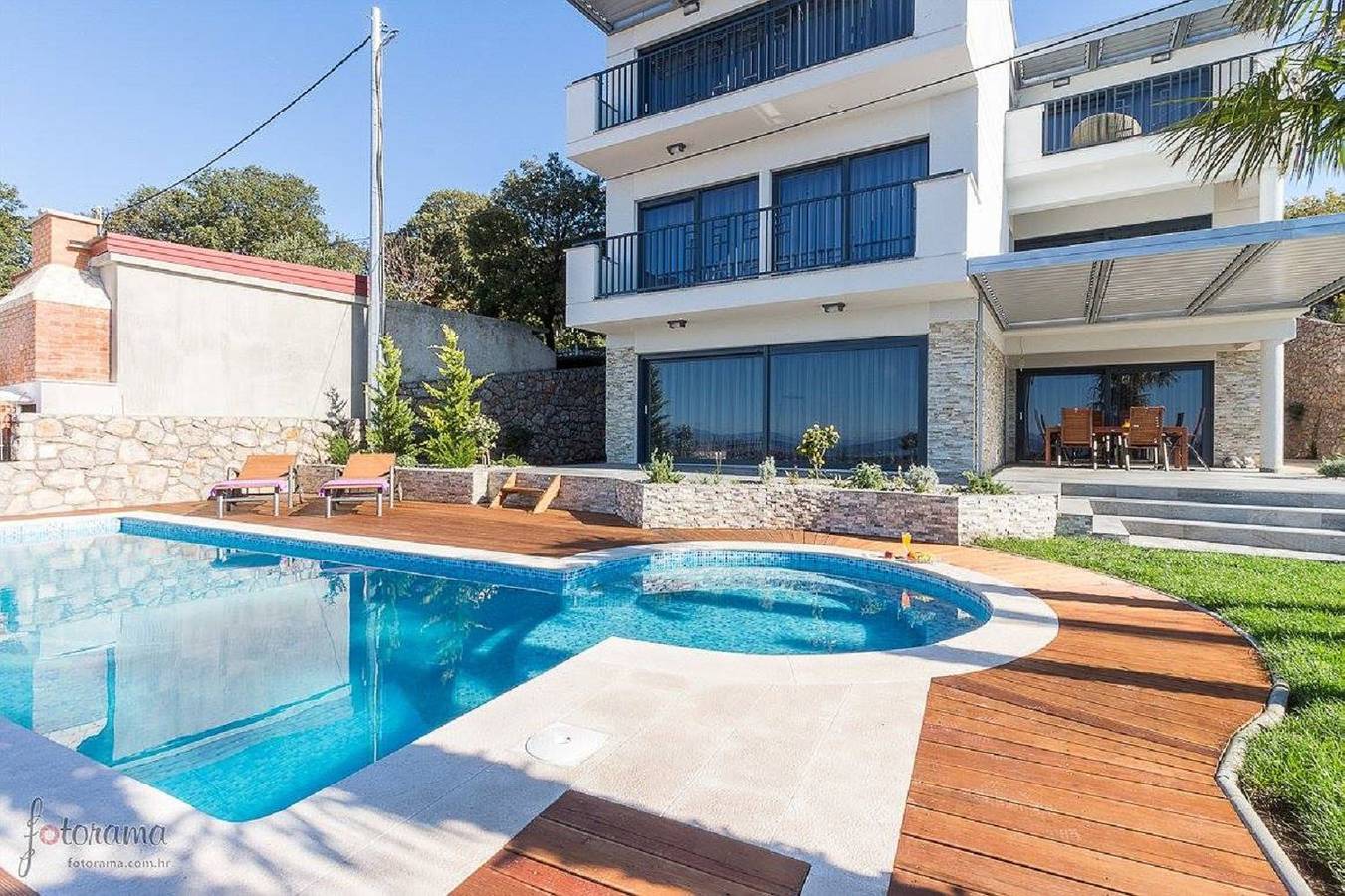 Ganze Wohnung, Bezauberndes Apartment mit Pool, Meerblick, Garage, Waschmaschine in Klenovica, Primorje-Gorski Kotar