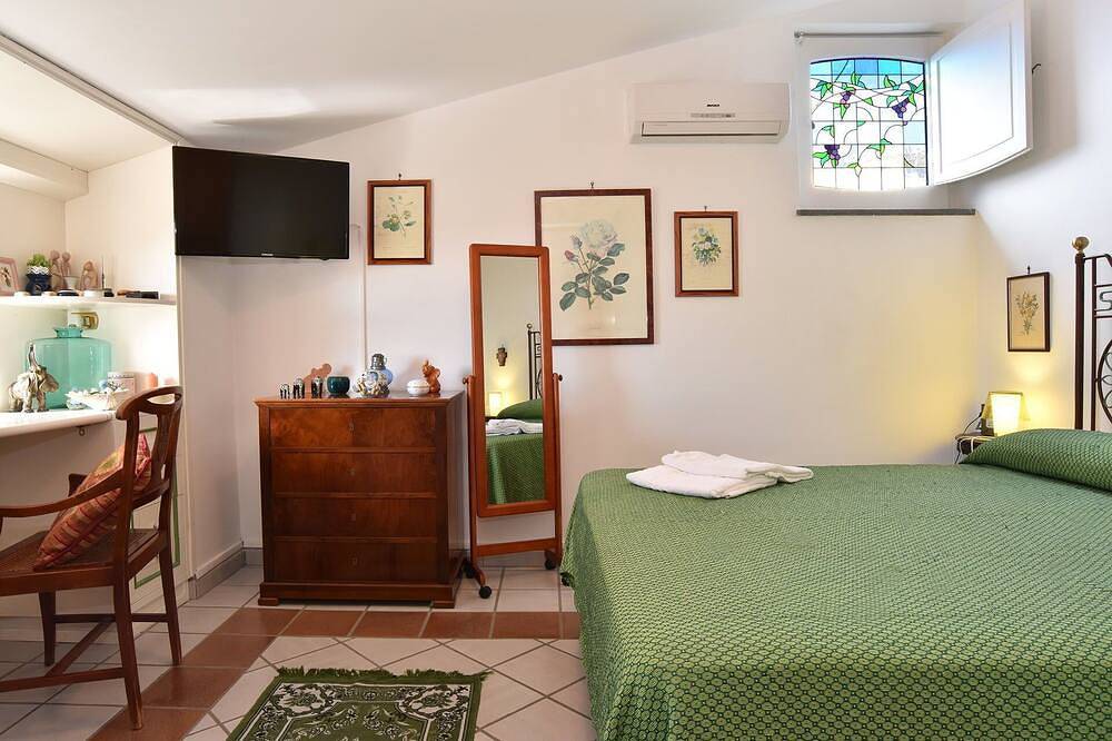 Villa in Sant'agata Sui Due Golfi mit 3 Schlafzimmern 8 Schlafplätzen in Torca, Neapel Provinz