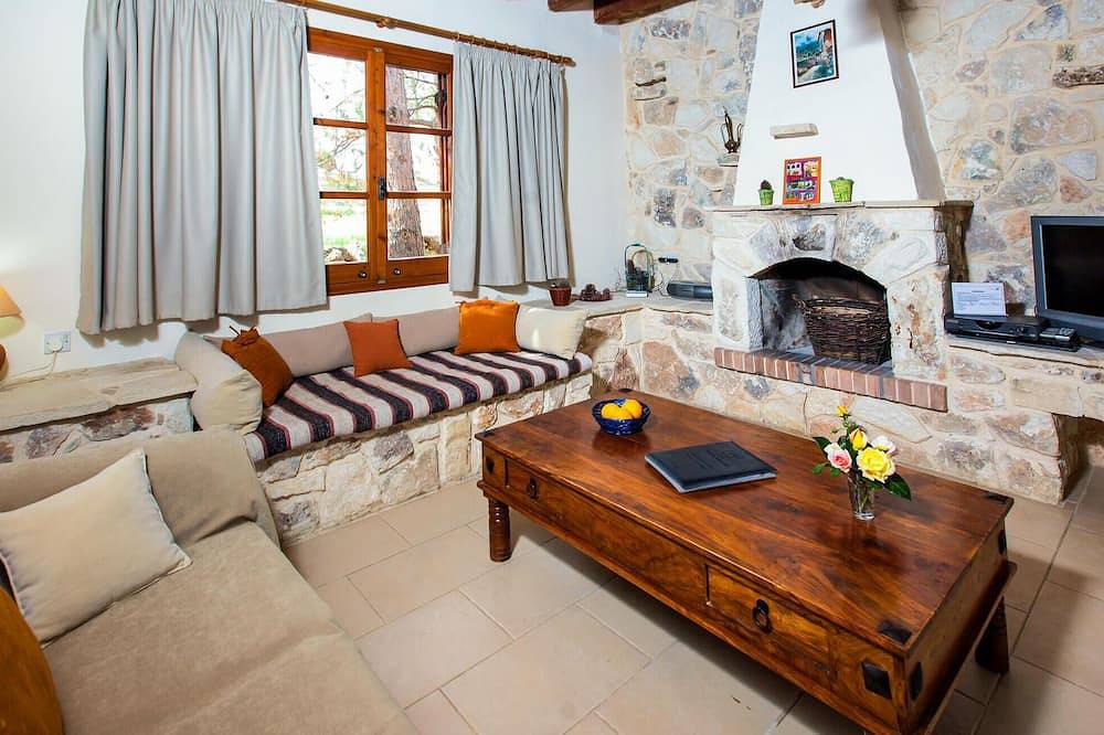 Bonita casa de 3 dormitorios en Laatchi in Πόλις Χρυσοχούς, Chipre Sur