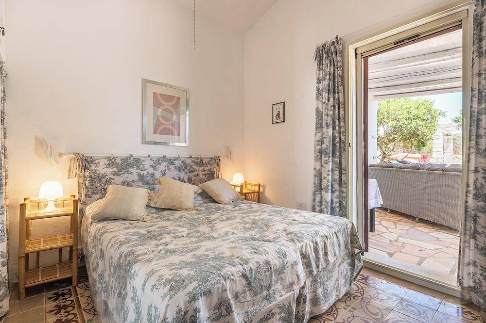 Villa Bellavista - Oasis with Pool, surrounded by greenery and Breathtaking Sunrises in Carloforte, Sulcis Iglesiente