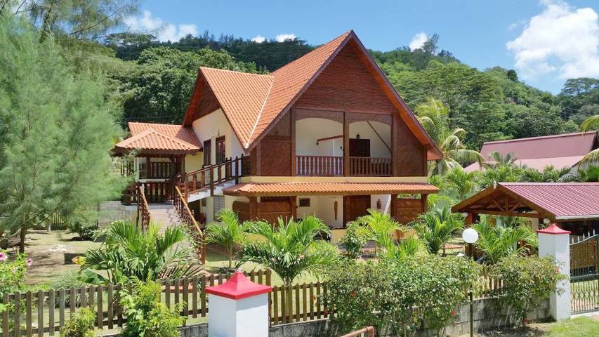 Location de vacances pour 2 personnes, avec jardin et vue, animaux acceptés dans Takamaka - 2