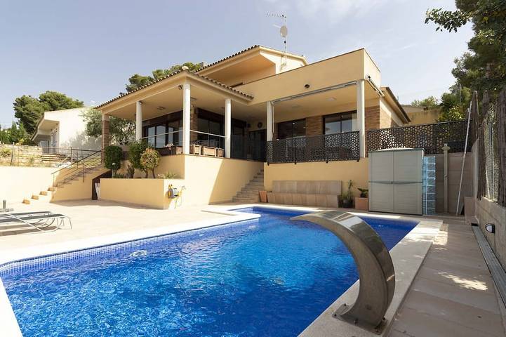 Villa für 8 Personen, mit Pool und Balkon sowie Garten, mit Haustier - 1