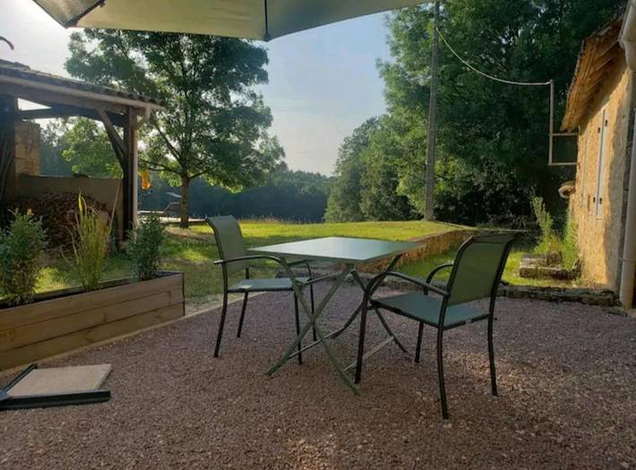Gîte pour 3 personnes, avec piscine ainsi que terrasse et vue à Sauveterre-la-Lémance - 3