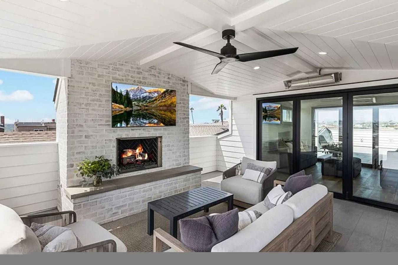 3Br Newport Luxury, Rooftop Deck, Hottub & Parking in Newport Beach, Orange County