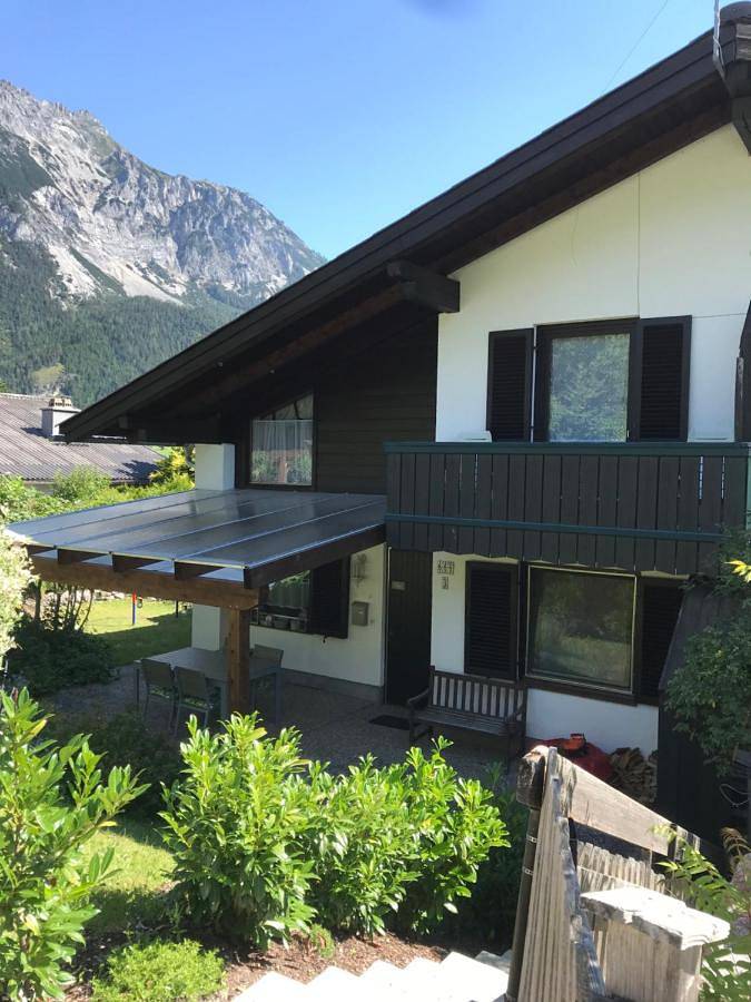 Ferienhaus für 8 Personen, mit Garten und Ausblick, mit Haustier