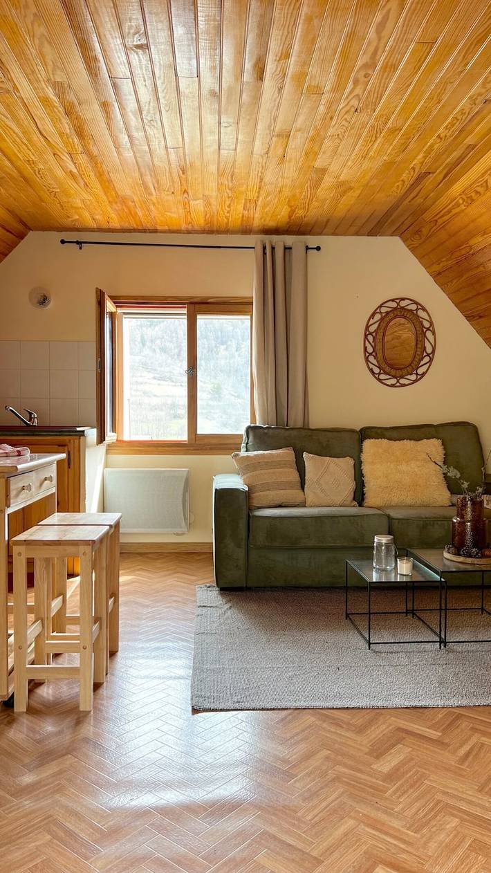 Gîte pour 2 personnes, avec terrasse, adapté aux familles dans Valberg (Niza) - 2