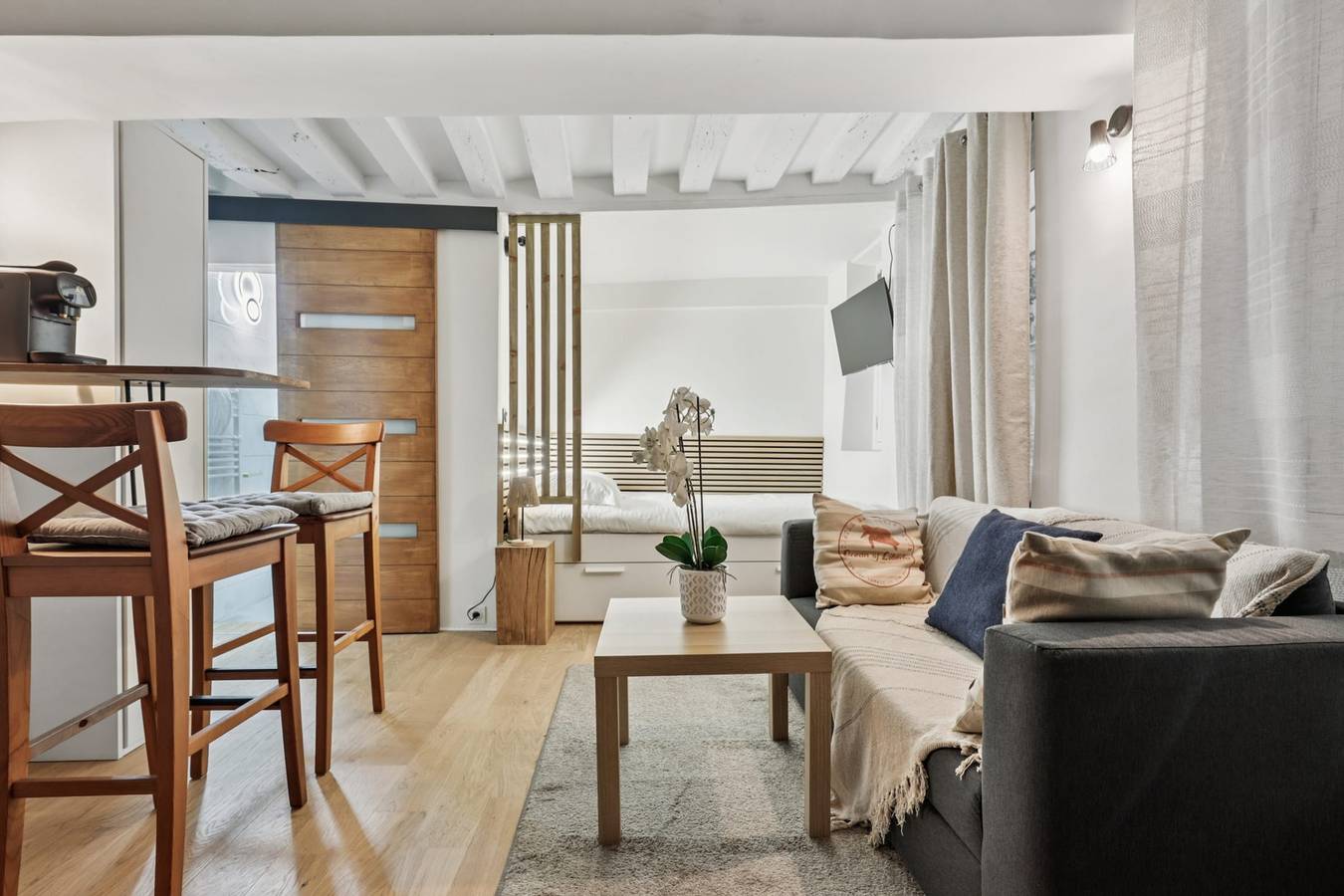 Appartamento intero, Studio Herold - Place de Victoires in 1st Arrondissement, Parigi