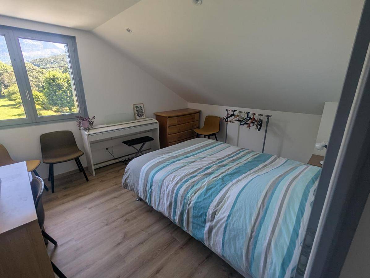 Appartement entier, Two-Bedroom Apartment in Saint-Baldoph, Région de Chambéry