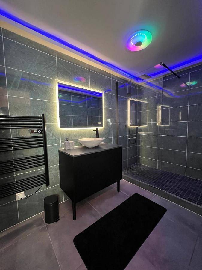 Location de vacances pour 2 personnes, avec jacuzzi ainsi que sauna et terrasse à Herblay-sur-Seine - 4