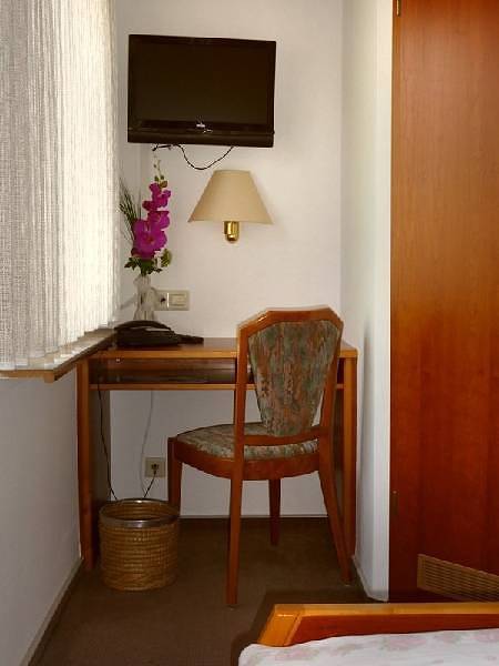 Pension garni - Haus Elke - Doppelzimmer in Tailfingen, Albstadt