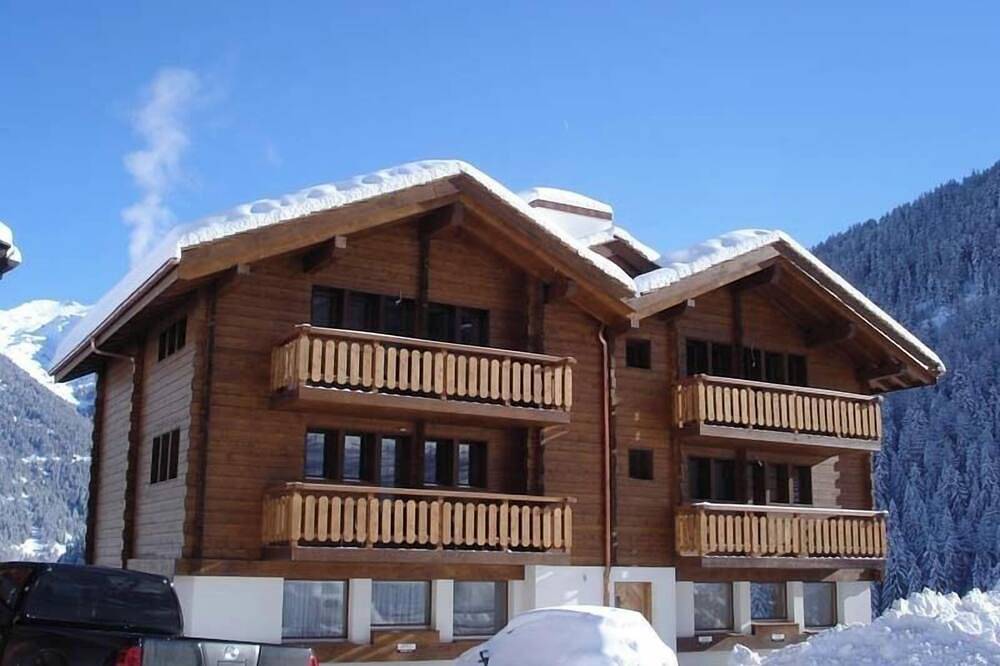 Ganze Wohnung, Sehr komfortable 3 Zimmerwohnung für 4 - 6 Personen : Wohnraum mit Doppelsofabett - Küche mit Geschi in Grimentz, Anniviers