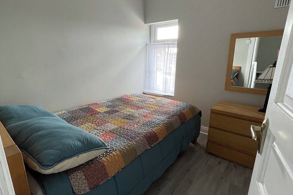 Serene 3-bedroom City Home in charming Kilkenny perfect for relaxing stays in Kilkenny, County Kilkenny