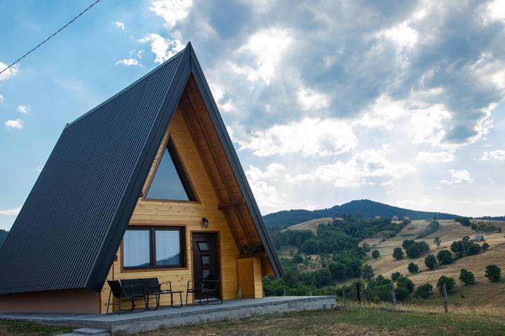 Domek letniskowy dla 4 osób, z ogród i balkon oraz widok w Serbia