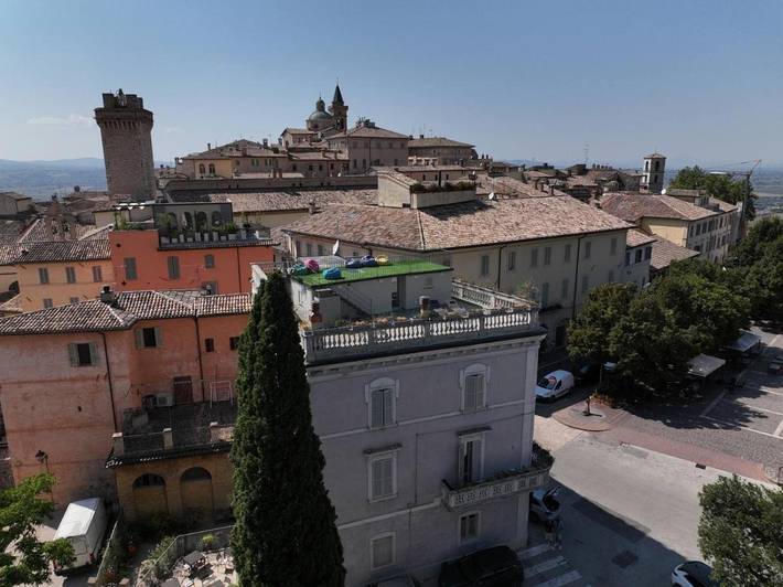 Location de vacances pour 2 personnes, avec jardin ainsi que vue et terrasse à Trevi - 2