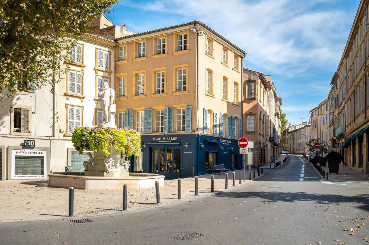 Two-Bedroom Suite in Salon-de-Provence, Côte méditerranéenne (France)