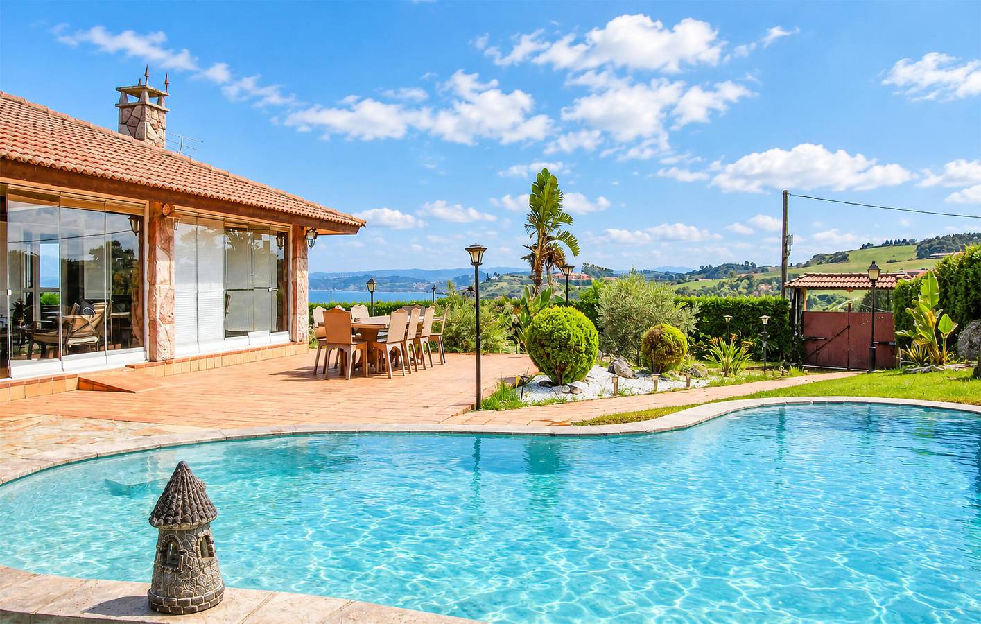Gemütliche Wohnung mit Pool und Garten, in der Nähe von Rebolleres Strand in Playa Cristal (Gozón), Gozón