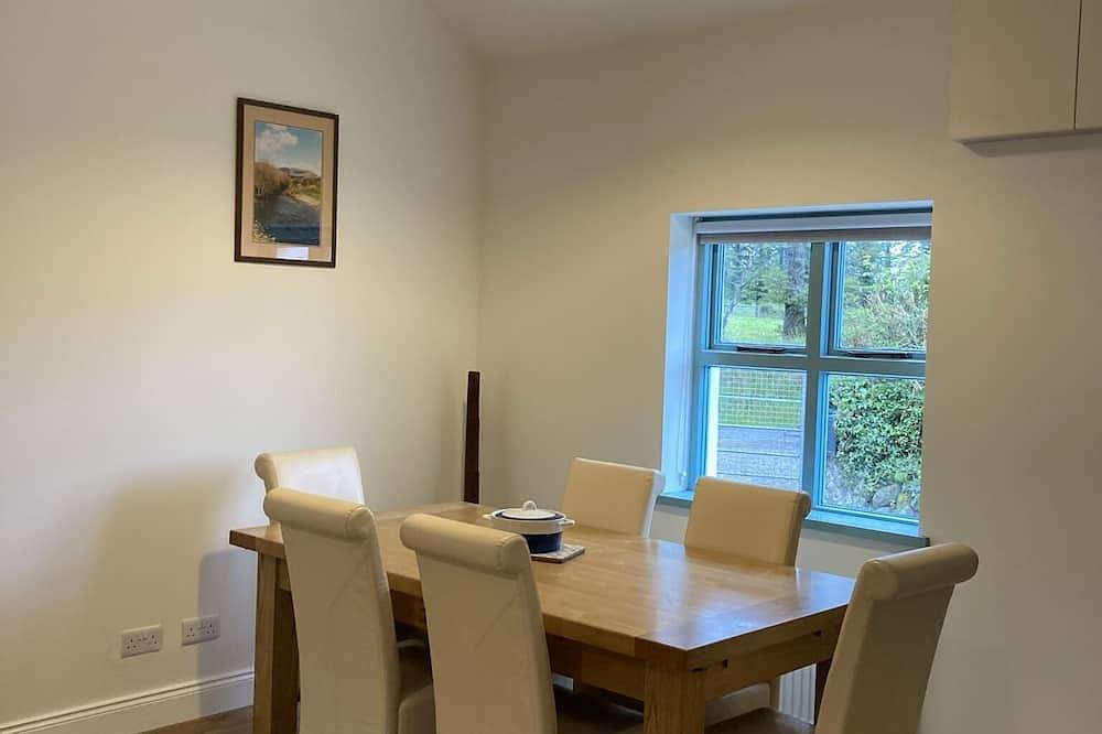 Lovely 2 bedroom cottage at base of Comeragh Mountains in Bohadoon, County Waterford