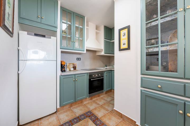Apartamento entero, Apartamento 'Loli' con vistas al mar, Wi-Fi y aire acondicionado in Roquetas de Mar, Costa de Almería