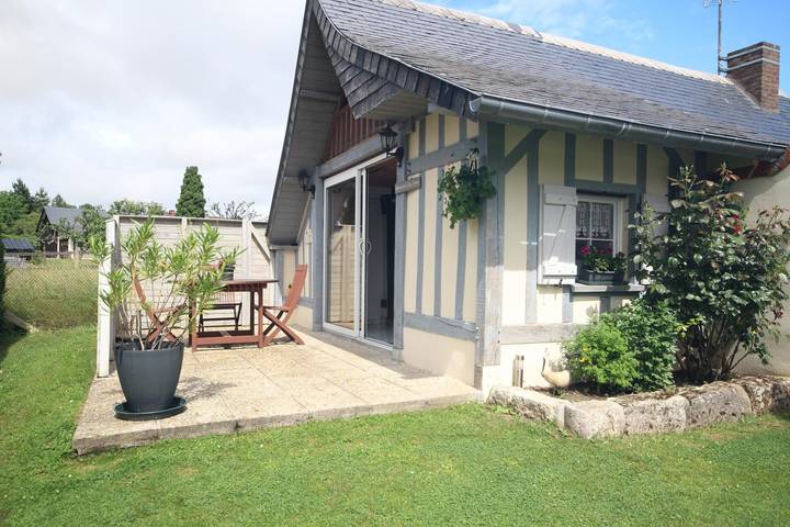 Gîte pour 2 personnes, avec Terrasse ainsi que Jardin et Vue