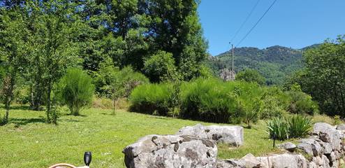 Gîte pour 2 personnes, avec terrasse et piscine dans Parc naturel régional des Monts d'Ardèche