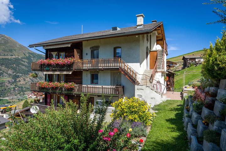 Ferienwohnung für 5 Personen, mit Balkon und Terrasse sowie Garten in Visperterminen